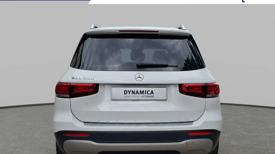 MERCEDES-BENZ GLB -