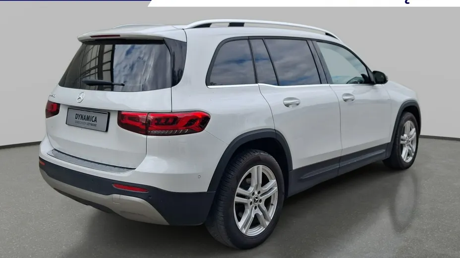 MERCEDES-BENZ GLB -