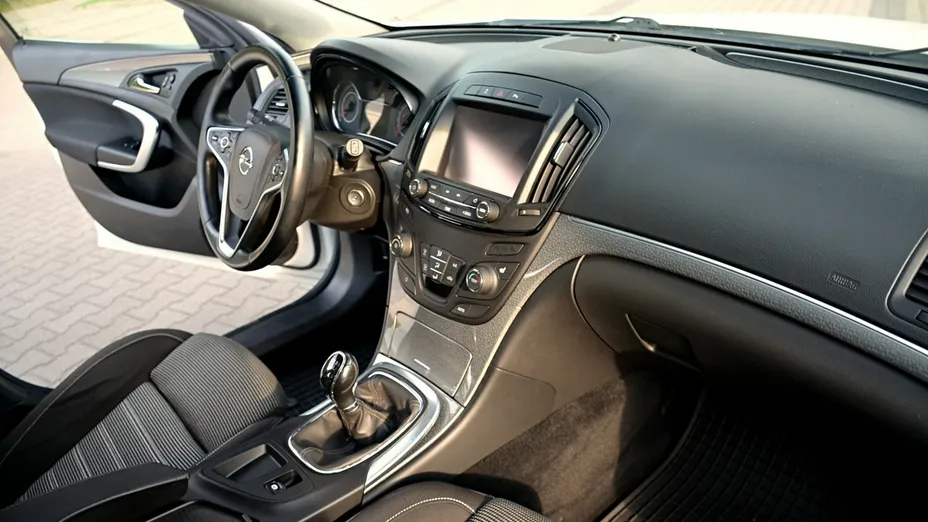 OPEL Insignia -