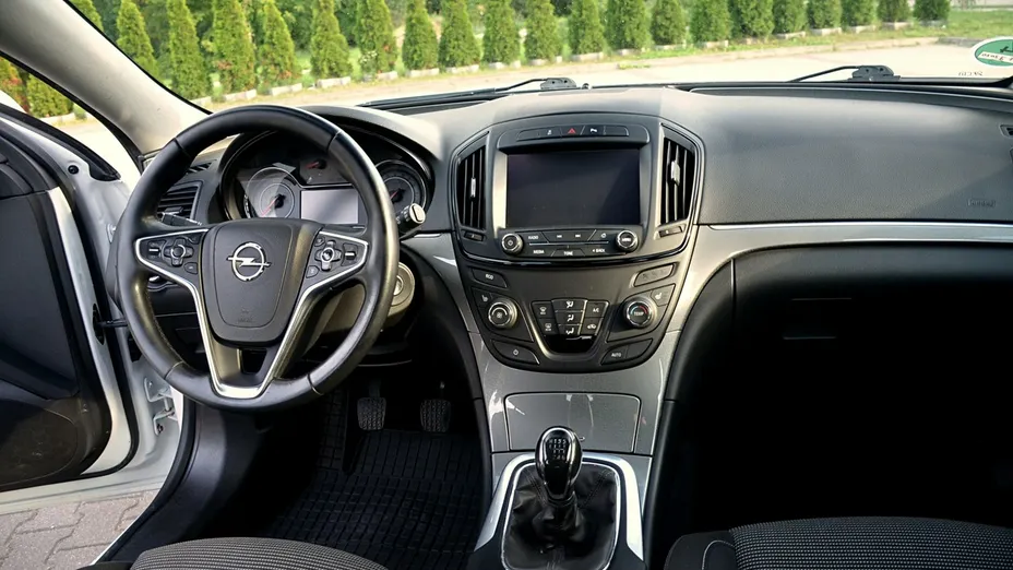 OPEL Insignia -