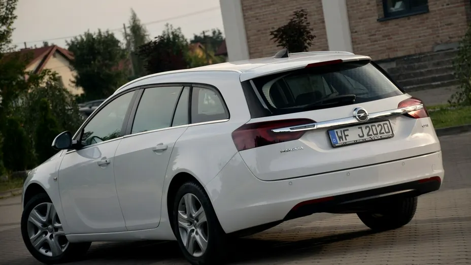 OPEL Insignia -