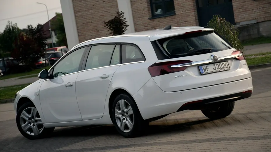 OPEL Insignia -