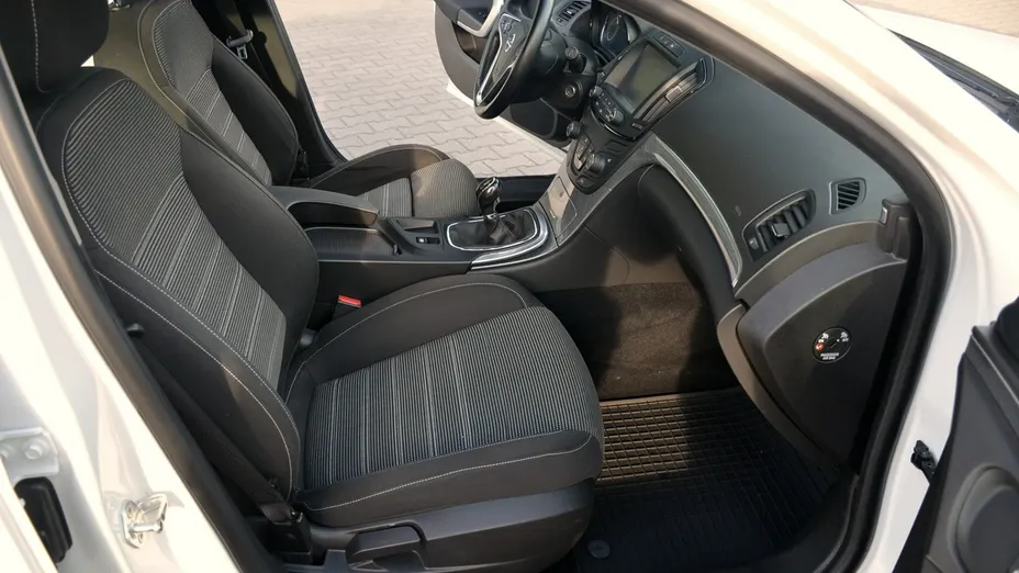 OPEL Insignia -