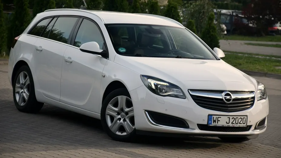OPEL Insignia -