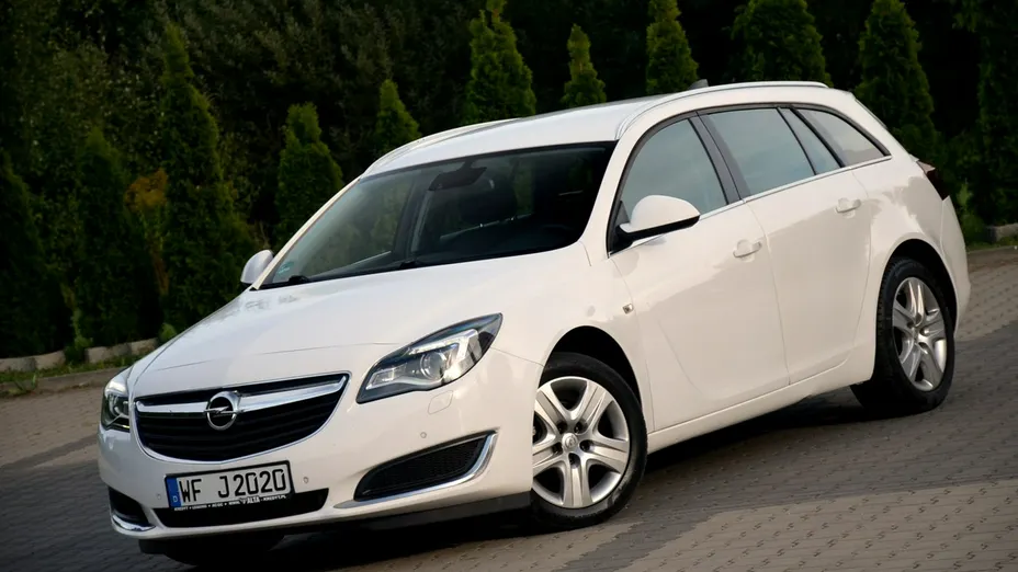 OPEL Insignia -