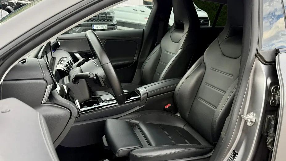 MERCEDES-BENZ CLA -