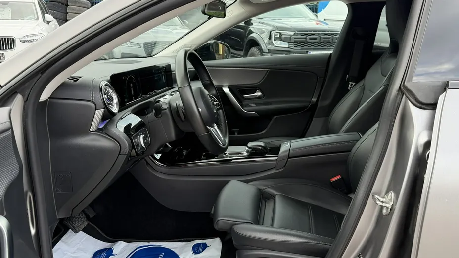 MERCEDES-BENZ CLA -