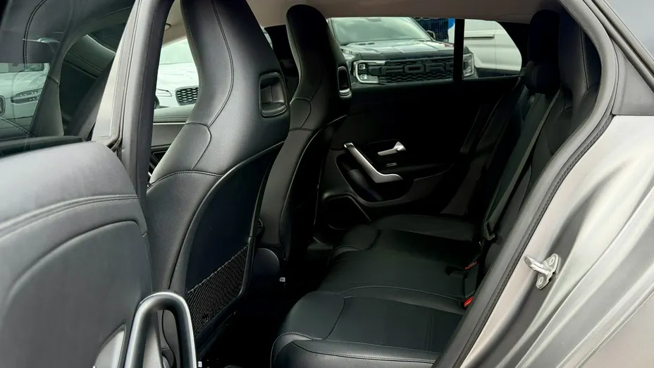 MERCEDES-BENZ CLA -