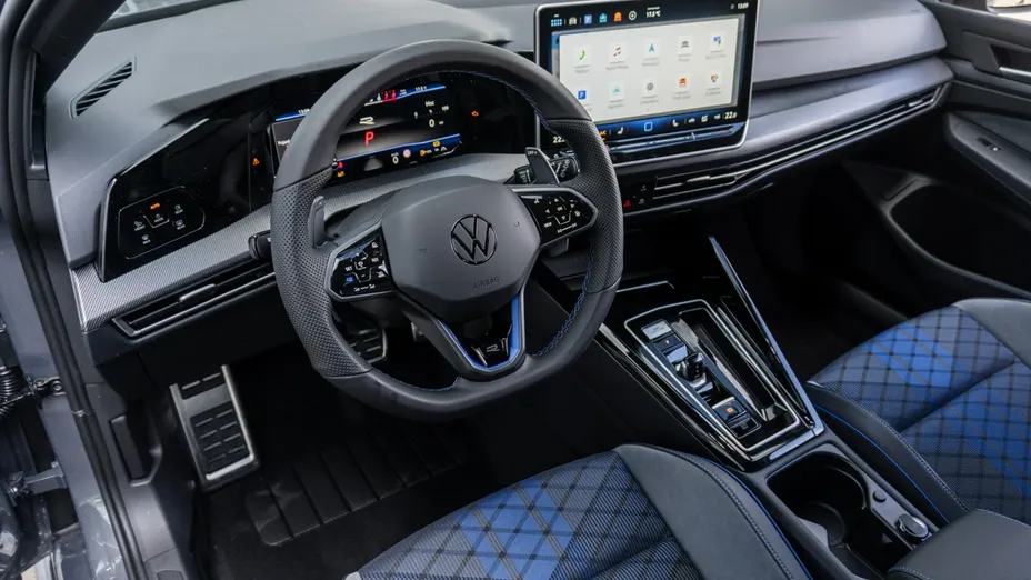 VOLKSWAGEN Golf -