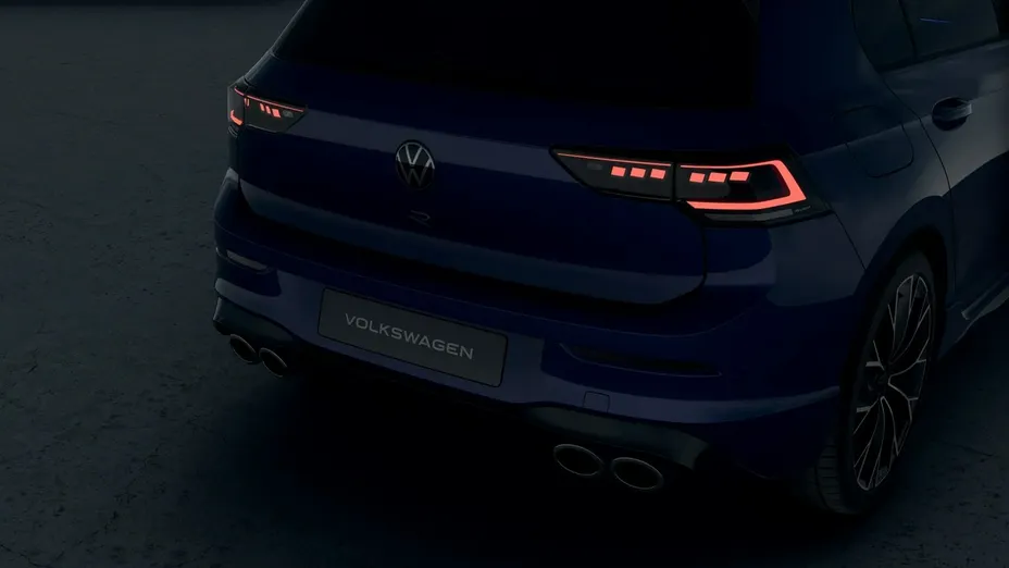 VOLKSWAGEN Golf -