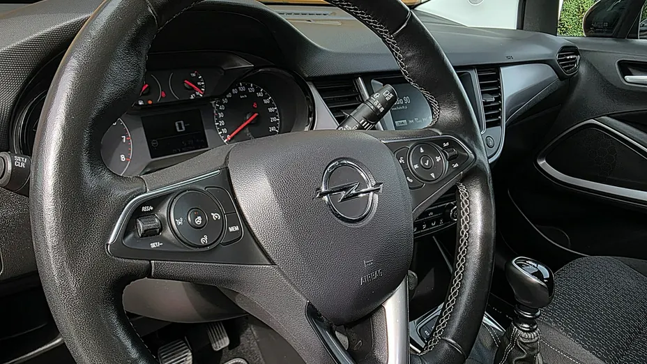 OPEL Crossland X -
