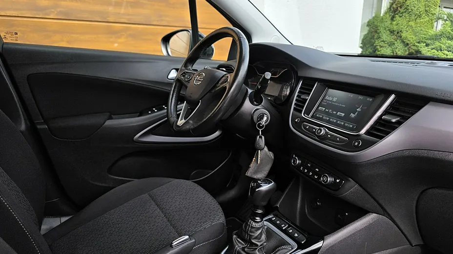 OPEL Crossland X -