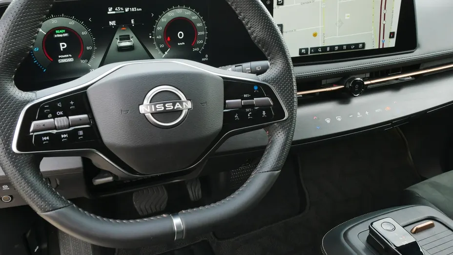 NISSAN Ariya -