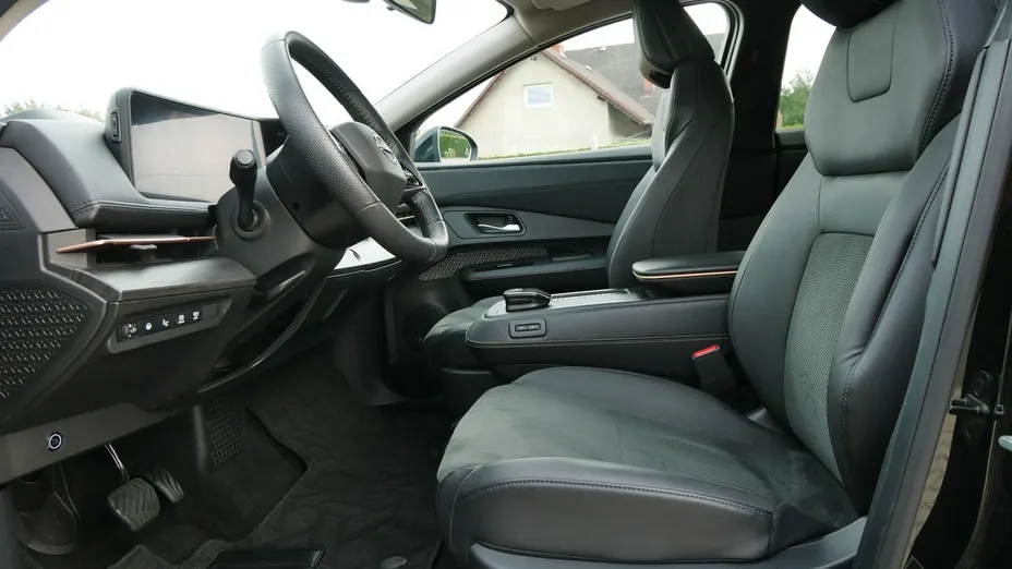 NISSAN Ariya -
