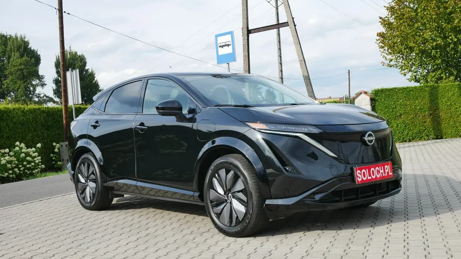NISSAN Ariya -