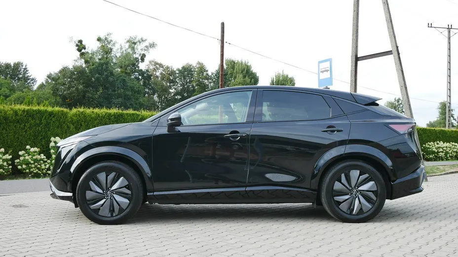 NISSAN Ariya -