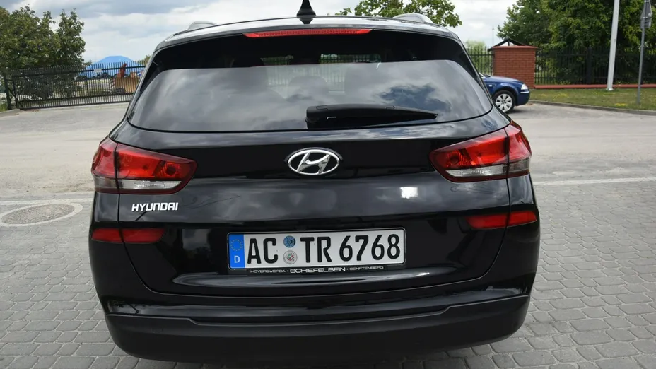 HYUNDAI i30 -