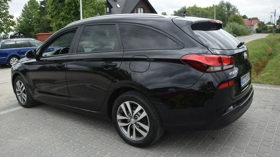 HYUNDAI i30 -