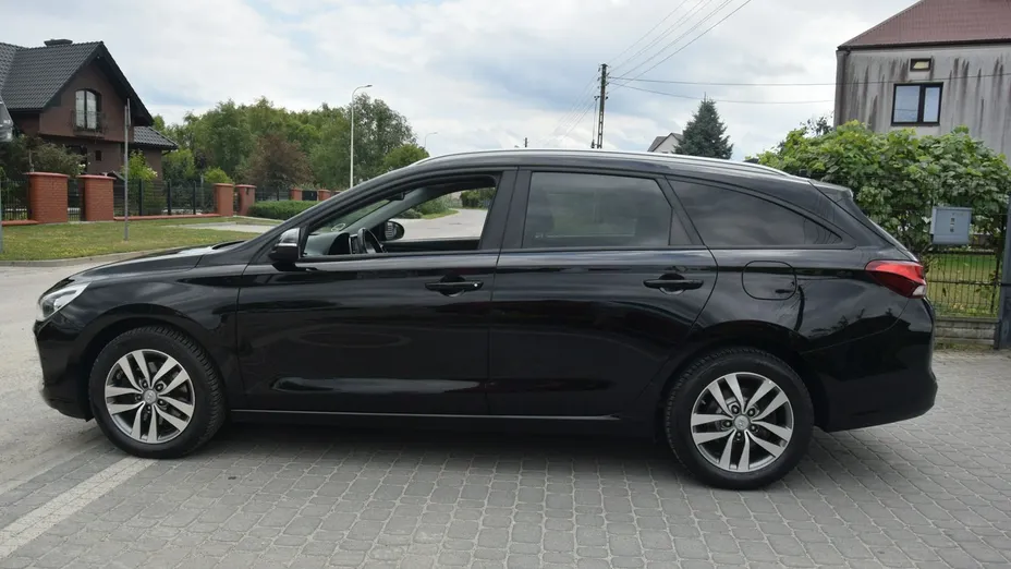 HYUNDAI i30 -