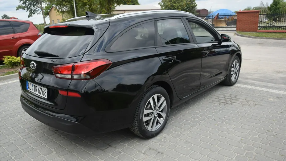 HYUNDAI i30 -