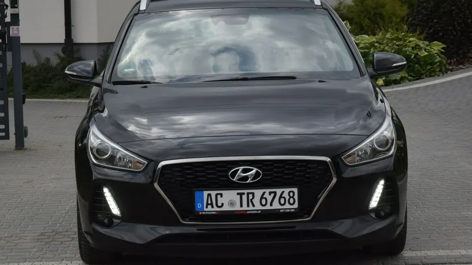 HYUNDAI i30 -