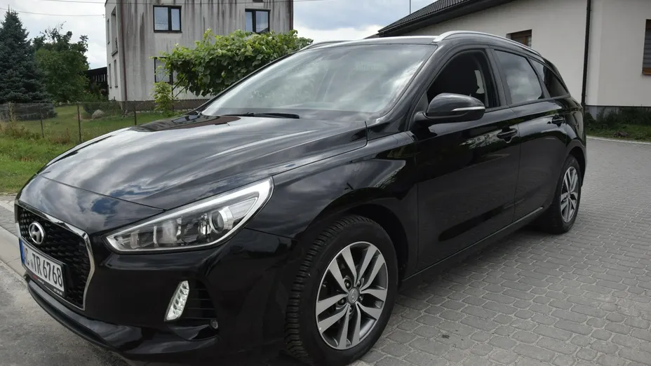 HYUNDAI i30 -