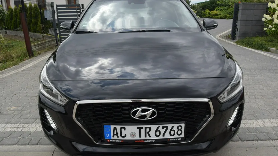 HYUNDAI i30 -
