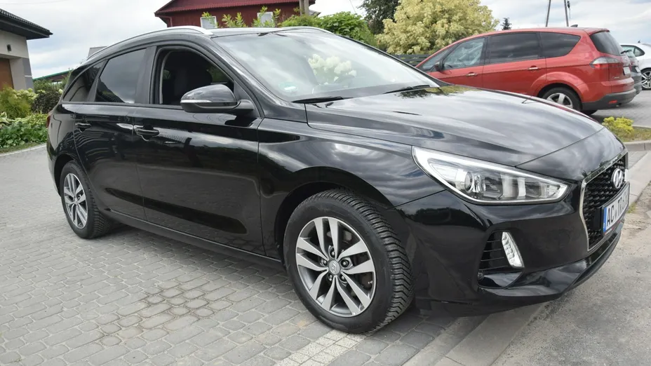 HYUNDAI i30 -
