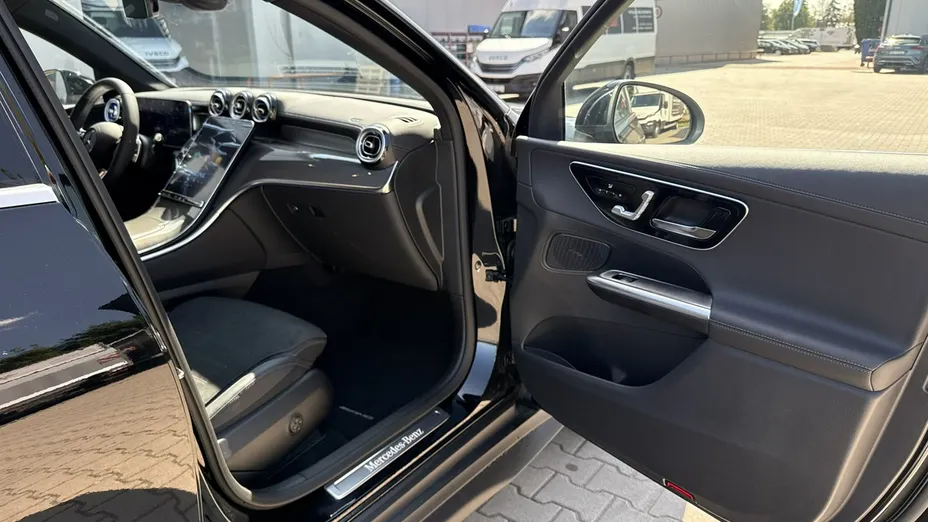 MERCEDES-BENZ GLC -