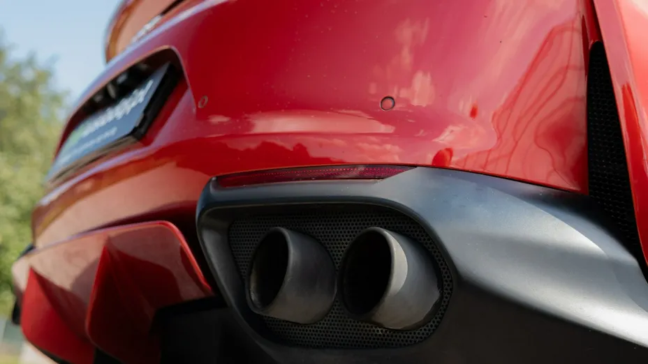 FERRARI 812 Superfast -