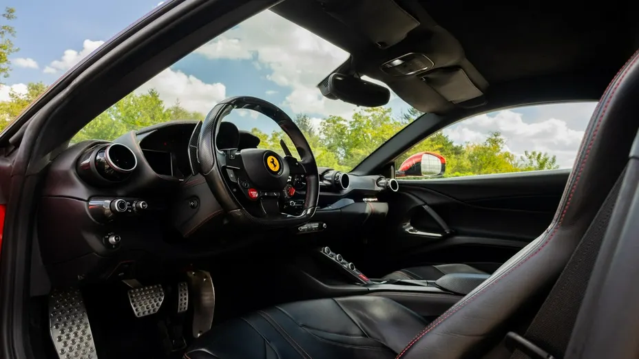 FERRARI 812 Superfast -