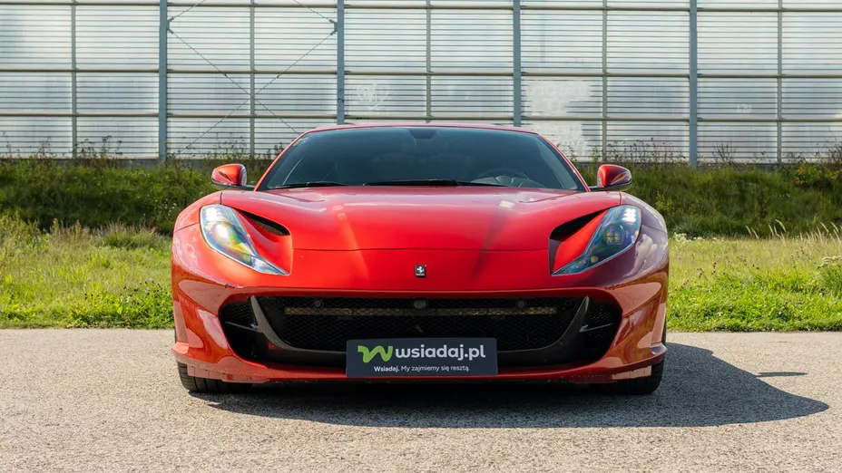 FERRARI 812 Superfast -