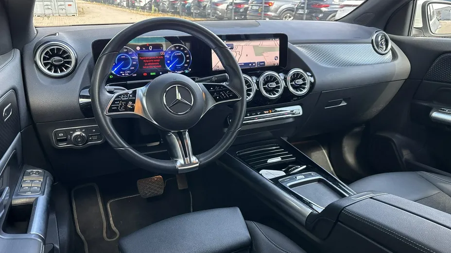 MERCEDES-BENZ EQA -