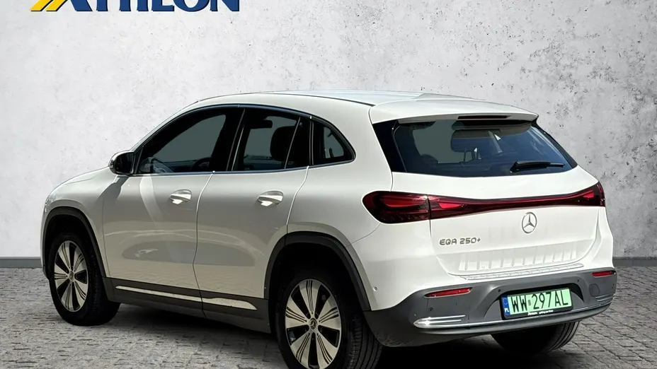 MERCEDES-BENZ EQA -