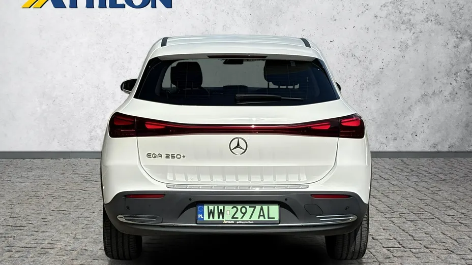 MERCEDES-BENZ EQA -