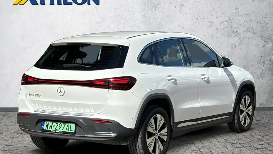 MERCEDES-BENZ EQA -