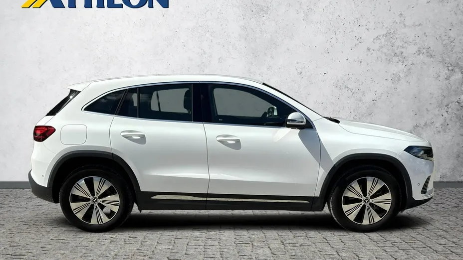 MERCEDES-BENZ EQA -