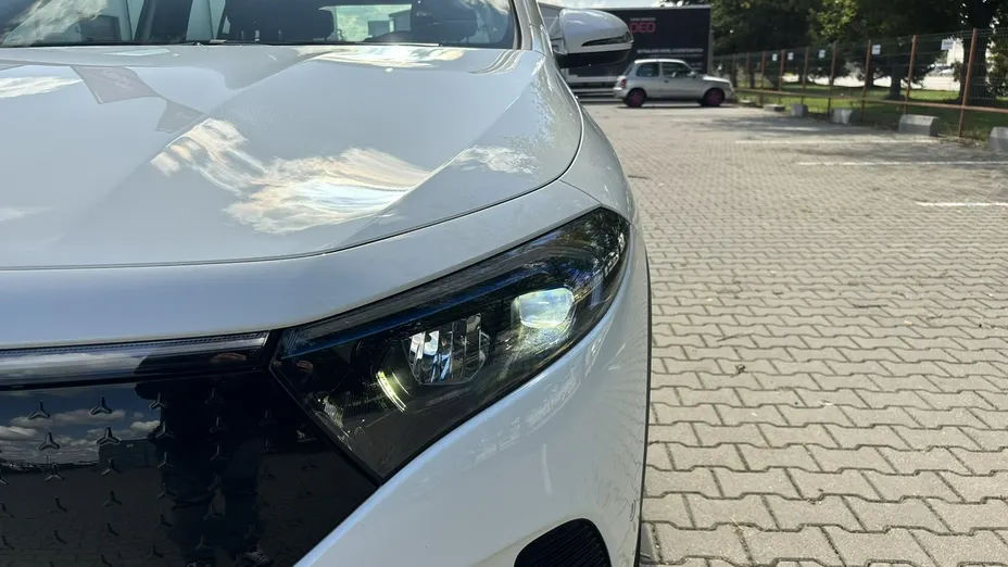 MERCEDES-BENZ EQA -