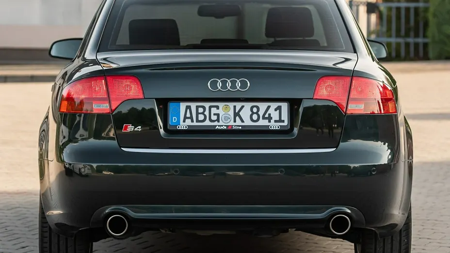 AUDI A4 -