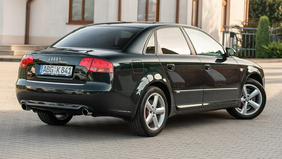 AUDI A4 -