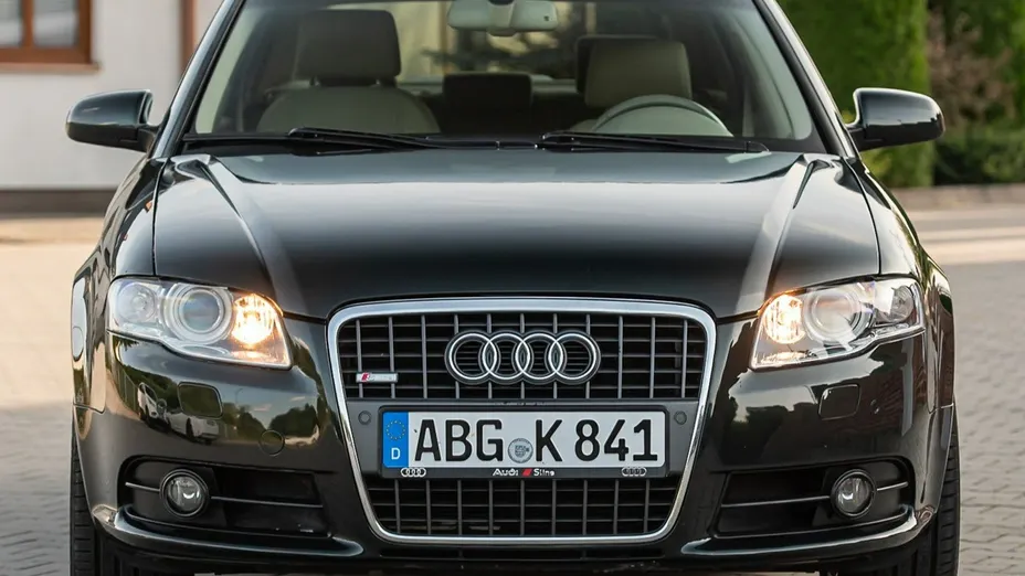 AUDI A4 -