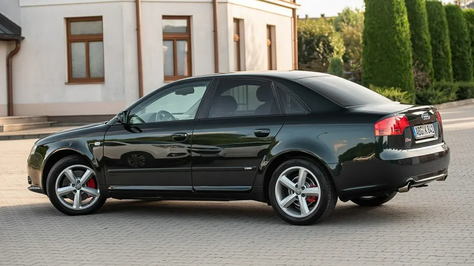 AUDI A4 -