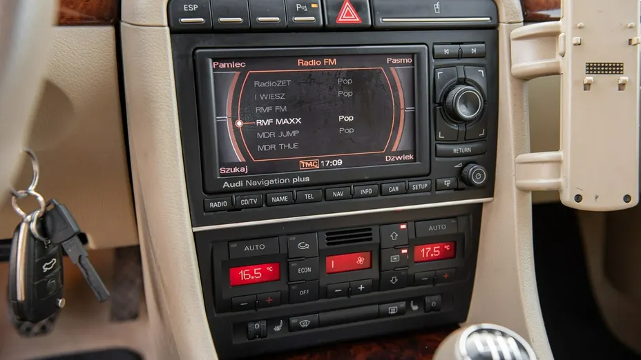 AUDI A4 -