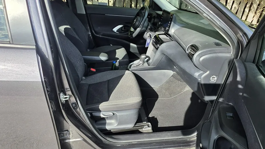 TOYOTA Yaris Cross -