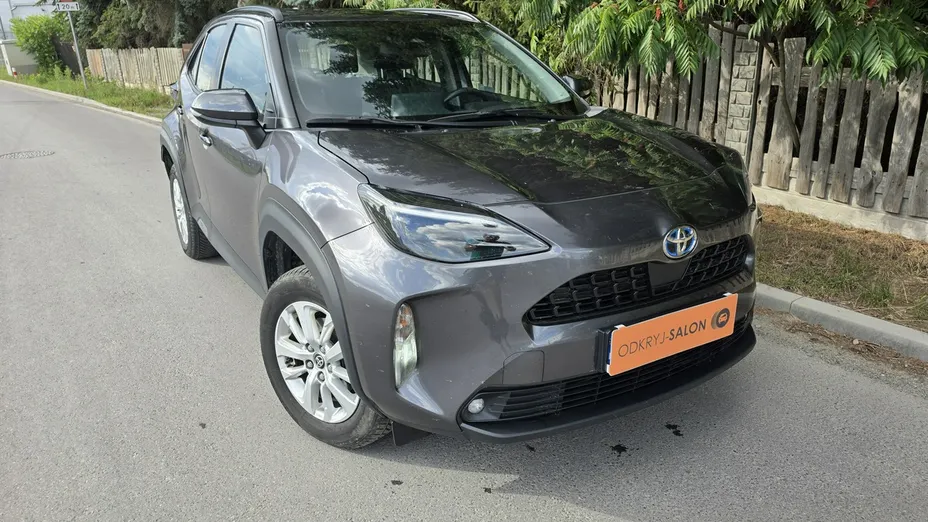 TOYOTA Yaris Cross -