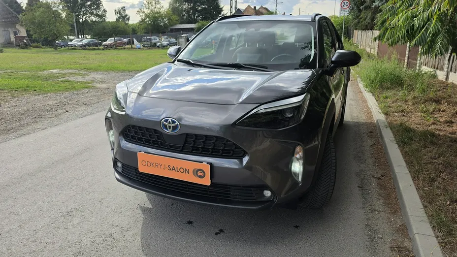 TOYOTA Yaris Cross -