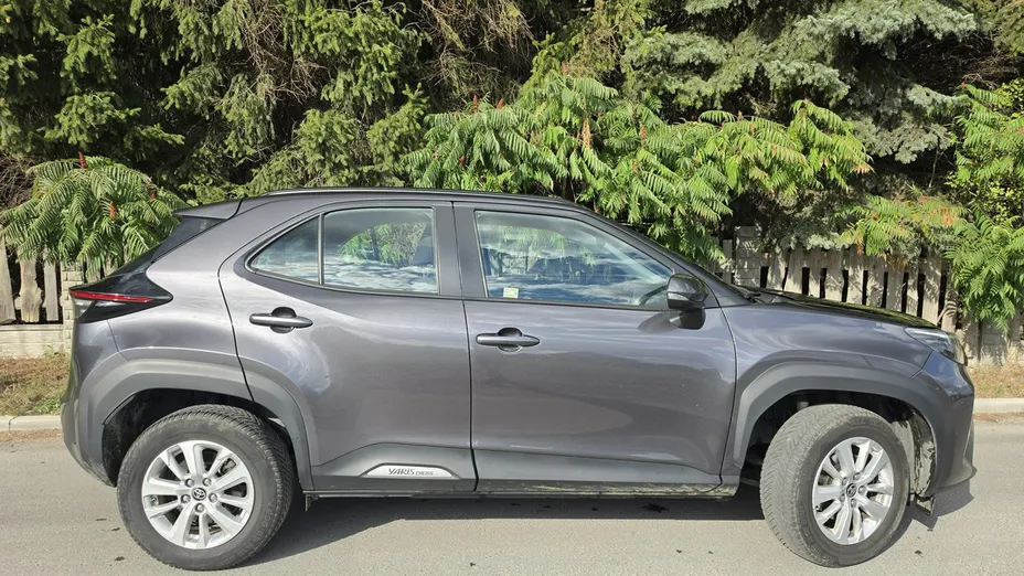 TOYOTA Yaris Cross -