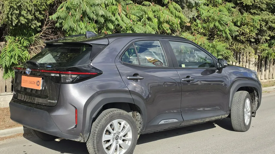 TOYOTA Yaris Cross -