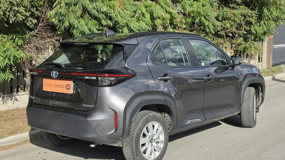 TOYOTA Yaris Cross -