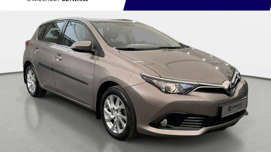 TOYOTA Auris -